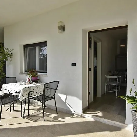 Charming Vacation With Garden Umag