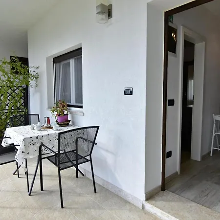 Lejlighed Charming Vacation With Garden Umag